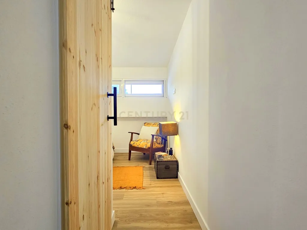 Encantadora Moradia Duplex T1 Totalmente Remodelada em Setúbal - Image 11