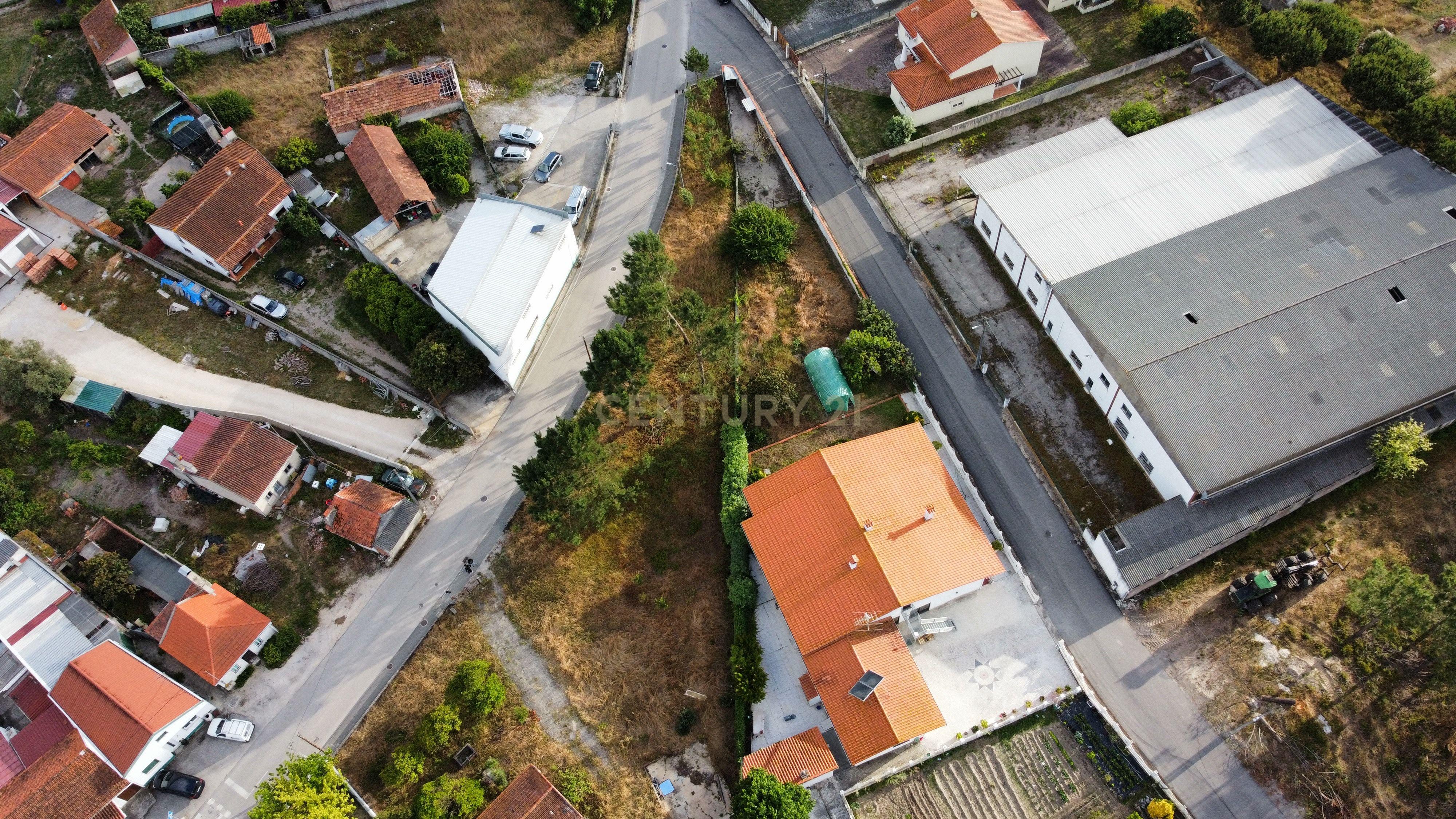 Fotografia 4 de Terreno com Viabilidade de Construção no Centro de Alpedriz – 1.200 m² e 60m de Frente