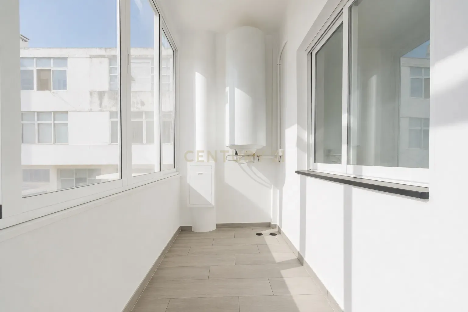 Fotografia 5 de Apartamento T4 Totalmente Remodelado no Coração de Olhão