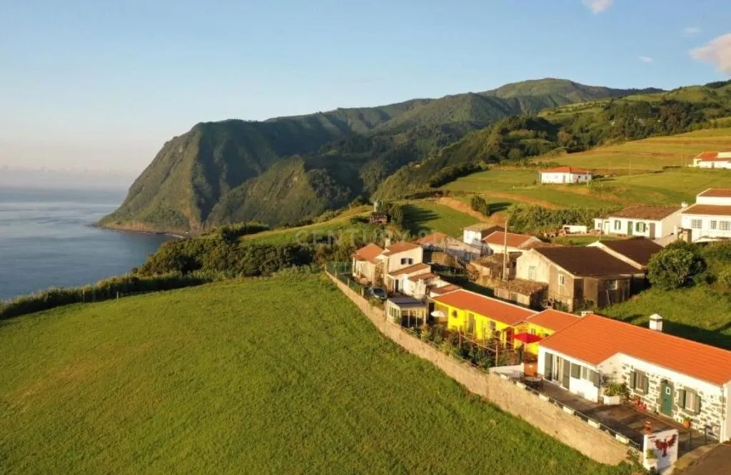 Casa Renovada em Nordeste, Ilha de São Miguel - Image 3