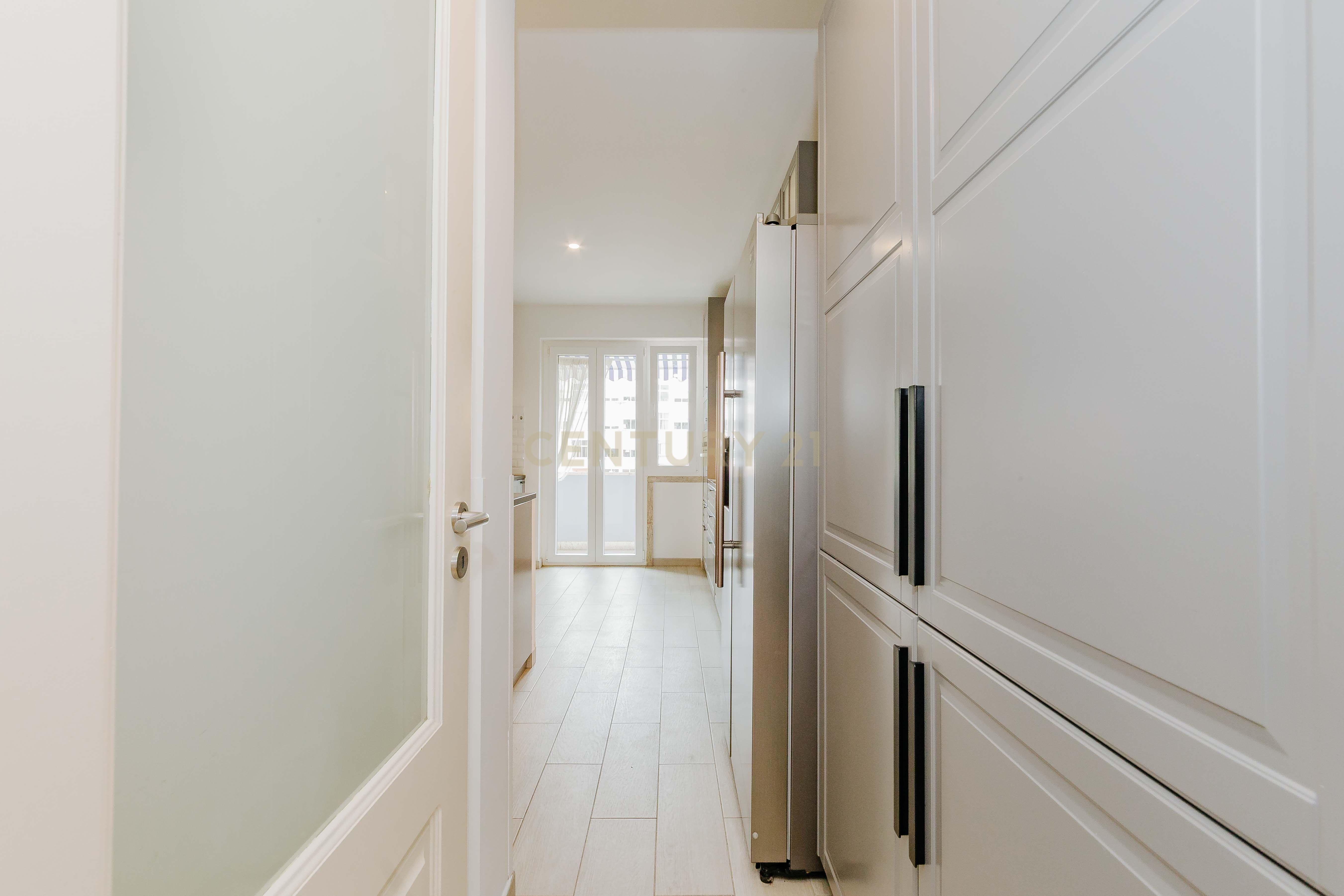 APARTAMENTO T5 REMODELADO SALDANHA LISBOA - Image 40