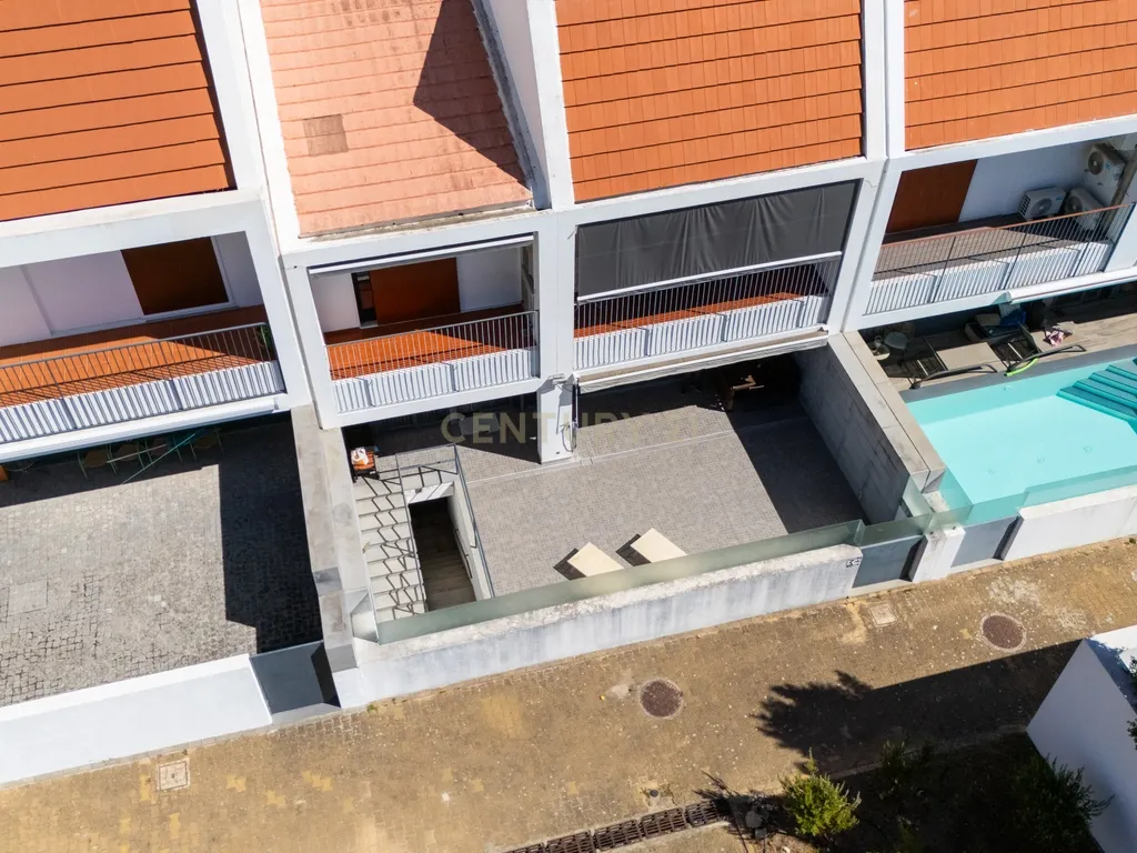 Moradia Contemporânea T4 em Santo António da Charneca - Barreiro - Image 42
