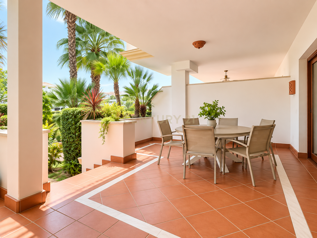 Apartamento Espaçoso com Jardim e Grande Terraço na Prestigiada Zona de Nagüeles, Marbella - Image 10