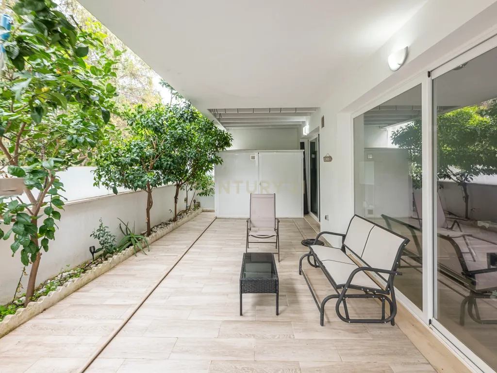 Moradia de Luxo a 500 Metros da Praia - Image 32