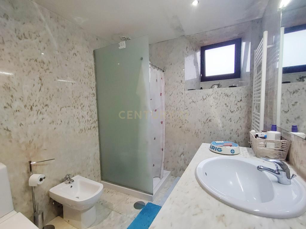 Moradia com Comércio em Amorim, Póvoa de Varzim - Uma Oportunidade Única! - Image 56