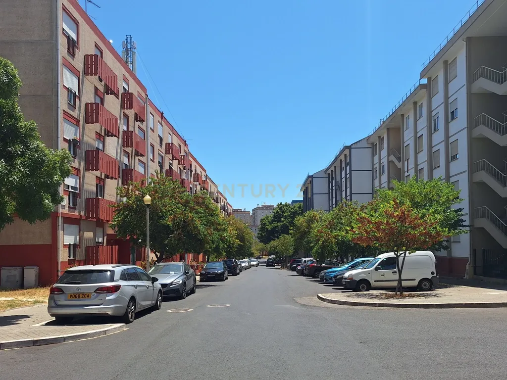 Apartamento T3 Renovado com 2 Casas de Banho | Olivais, Lisboa - Image 15