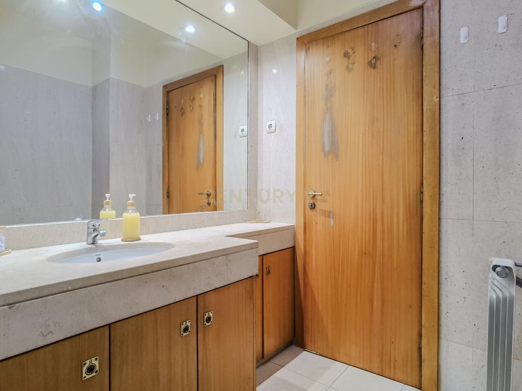 Apartamento T2 em Gondomar com Elevador e lugar de Garagem - 90m² - Image 19