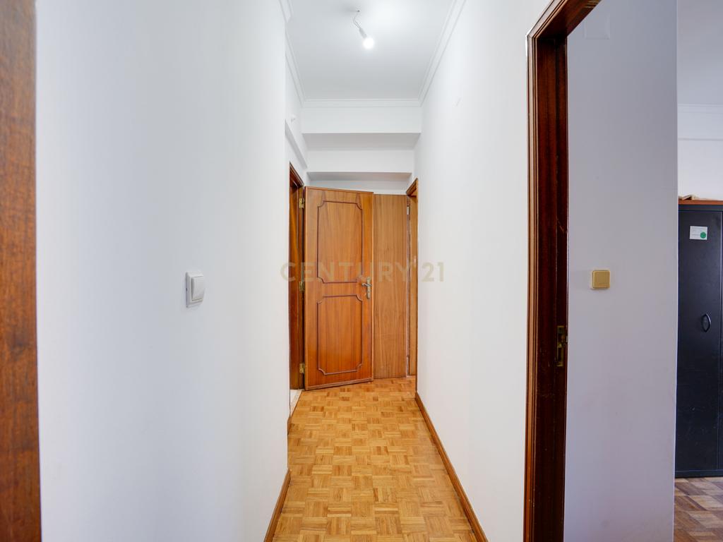 Apartamento T3 com Vista de Rio, São Vicente, Lisboa - Image 23