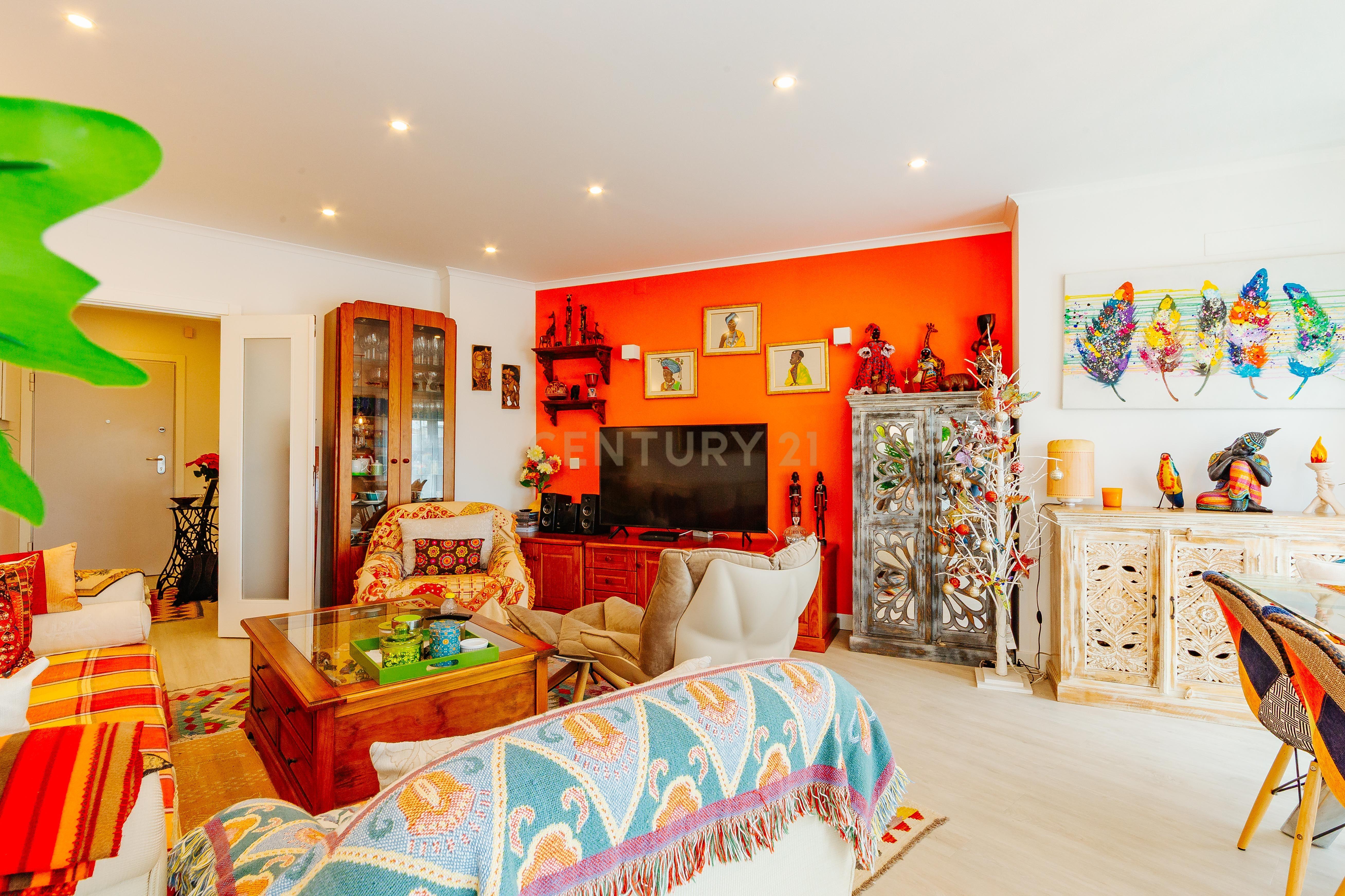 Apartamento T3 totalmente remodelado com Vista Panorâmica no Parque das Nações - Image 5