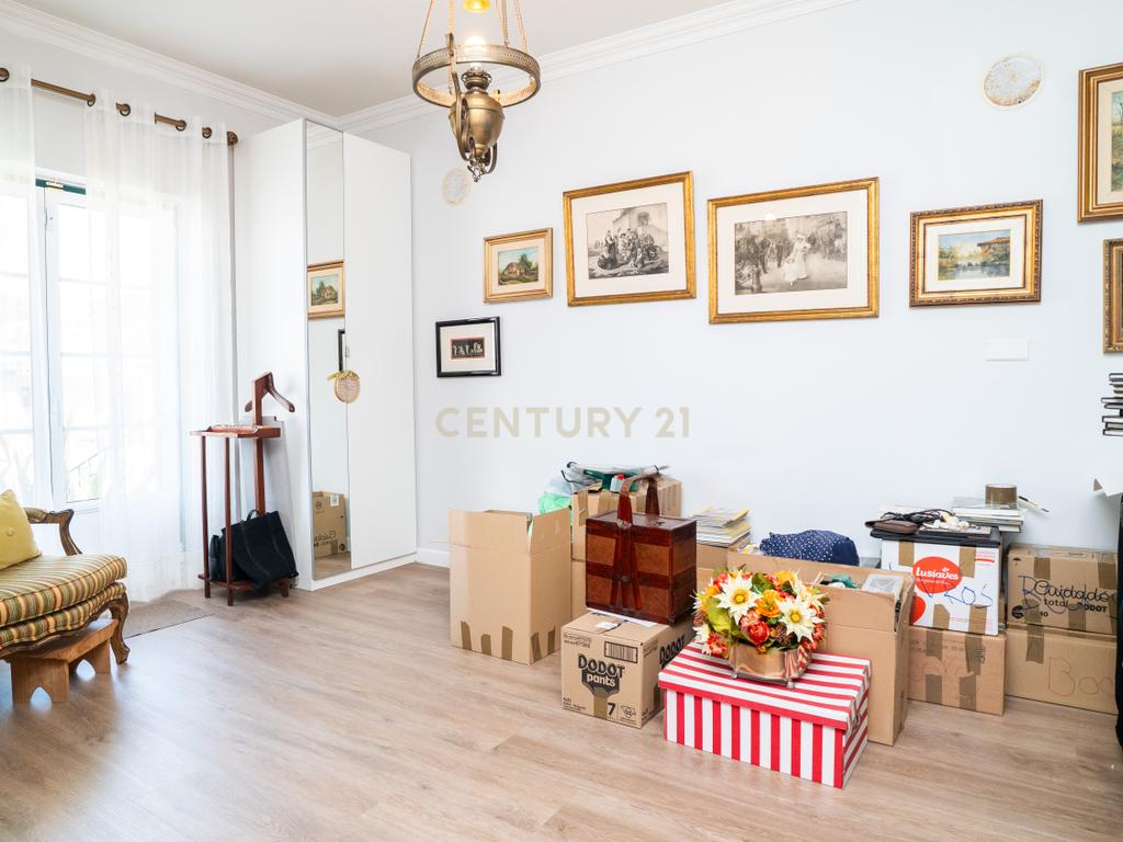 🏡 Moradia T5 como nova na Encarnação – Tranquilidade e vista desafogada! - Image 31