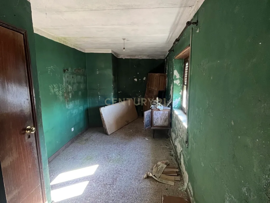 Moradia para reconstrução em São Mamede - Penacova - Image 4