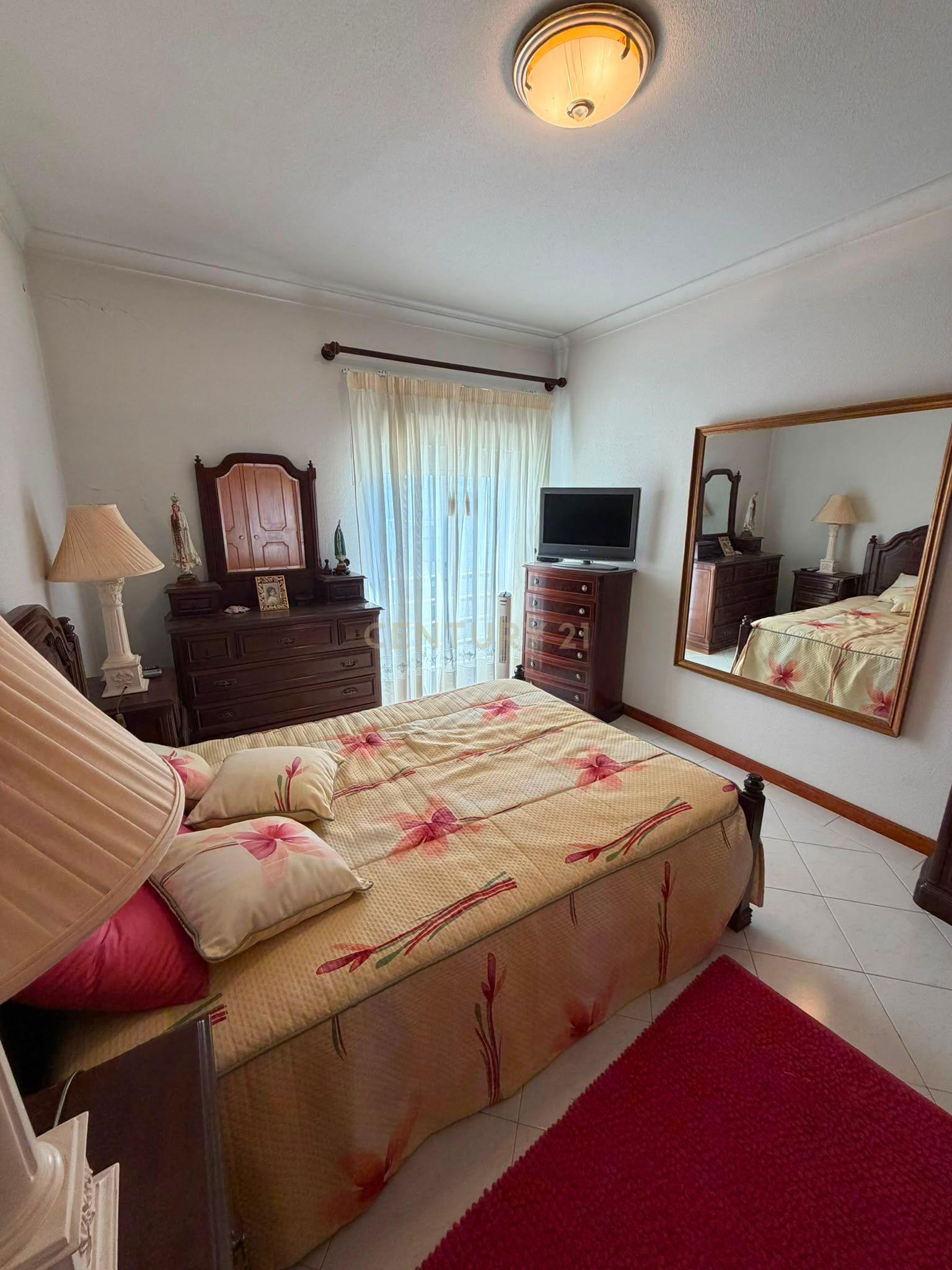 Fotografia 8 de Apartamento T2  com garagem em Armação de Pêra