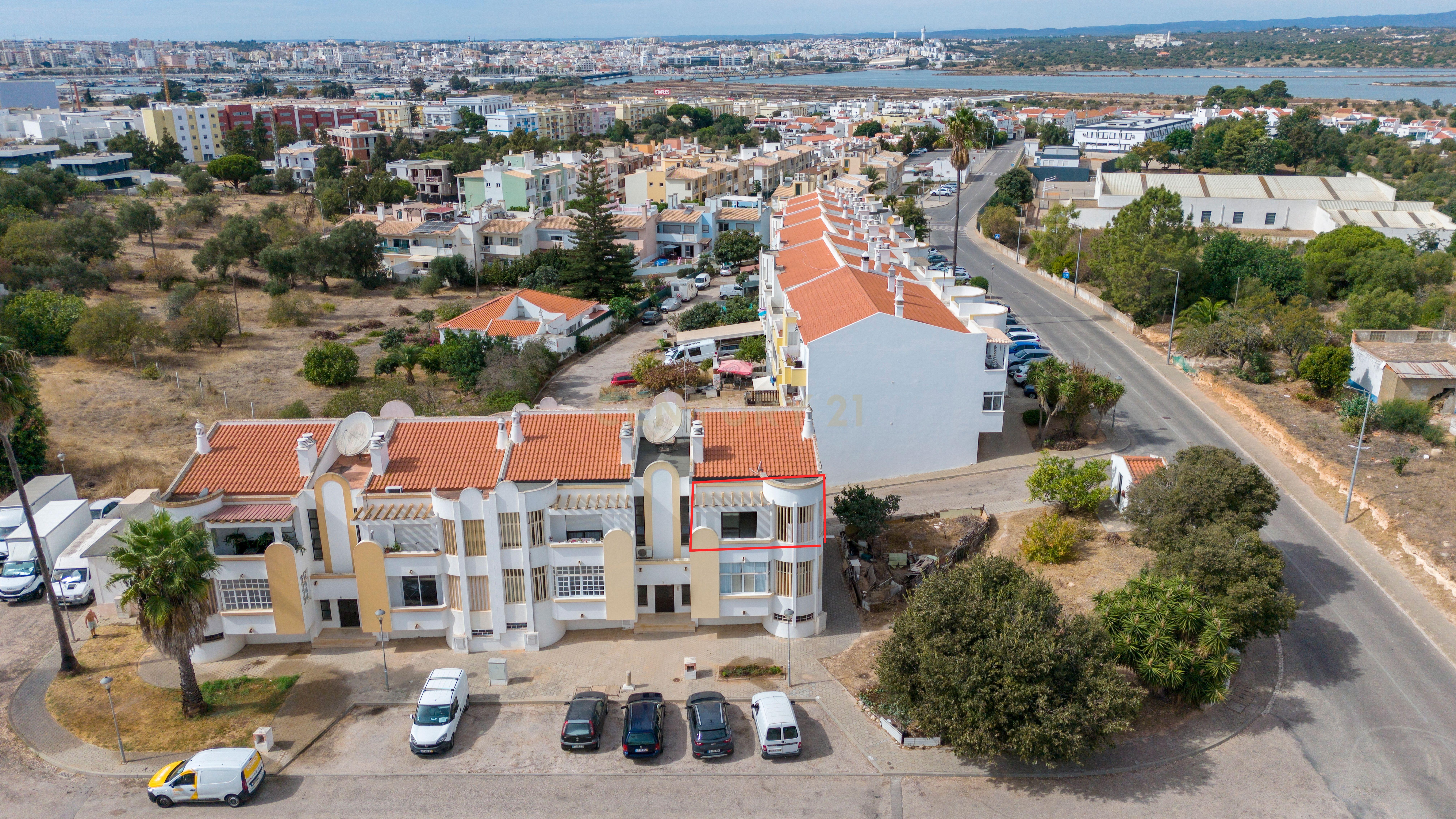 Apartamento T2 em Estômbar e Parchal, €277.000