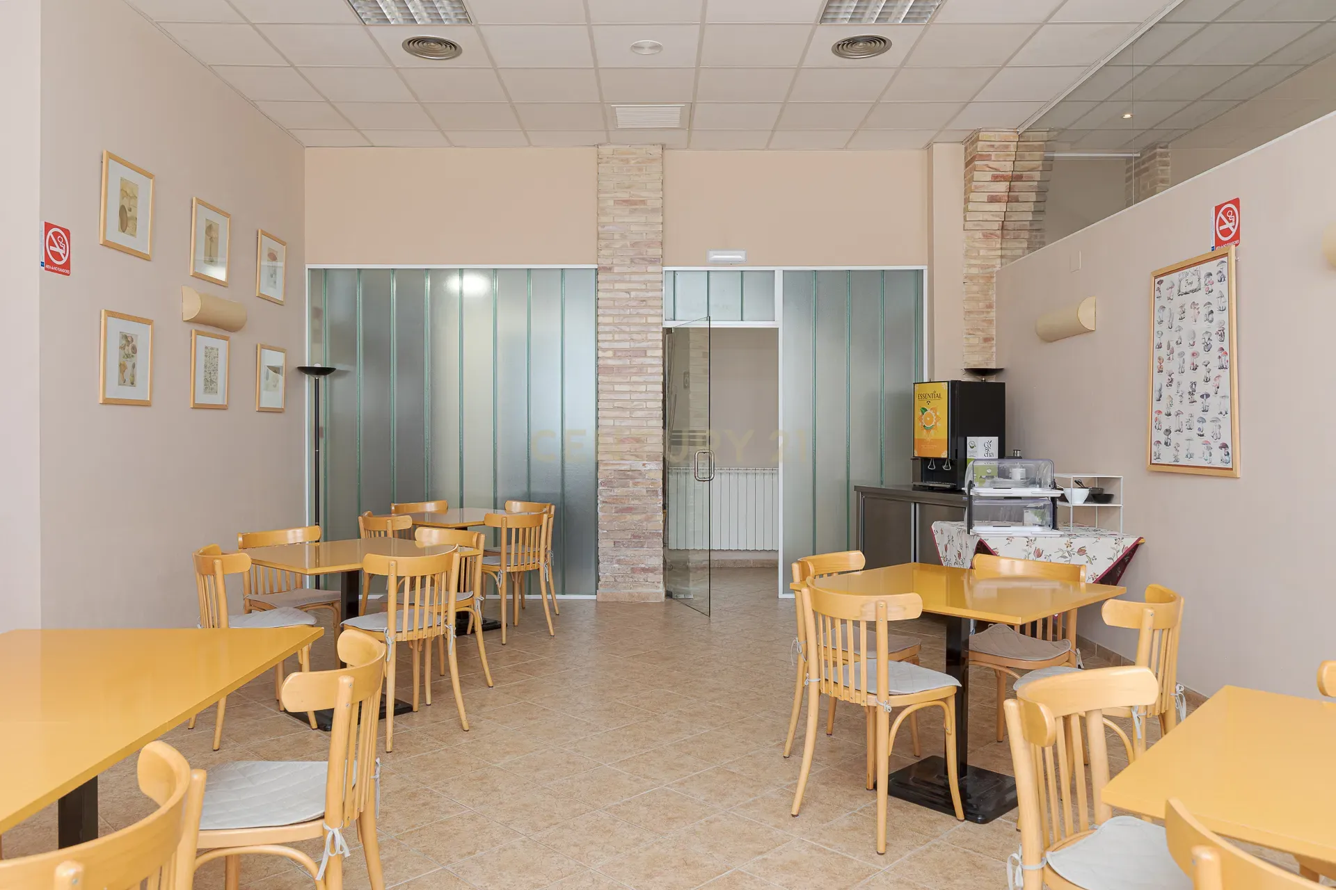 Hotel Moderno em Aragón com 25 Quartos e Vista Panorâmica - Image 35