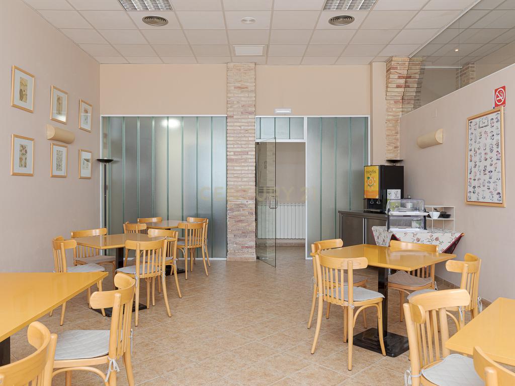 Hotel Moderno em Aragón com 25 Quartos e Vista Panorâmica - Image 35