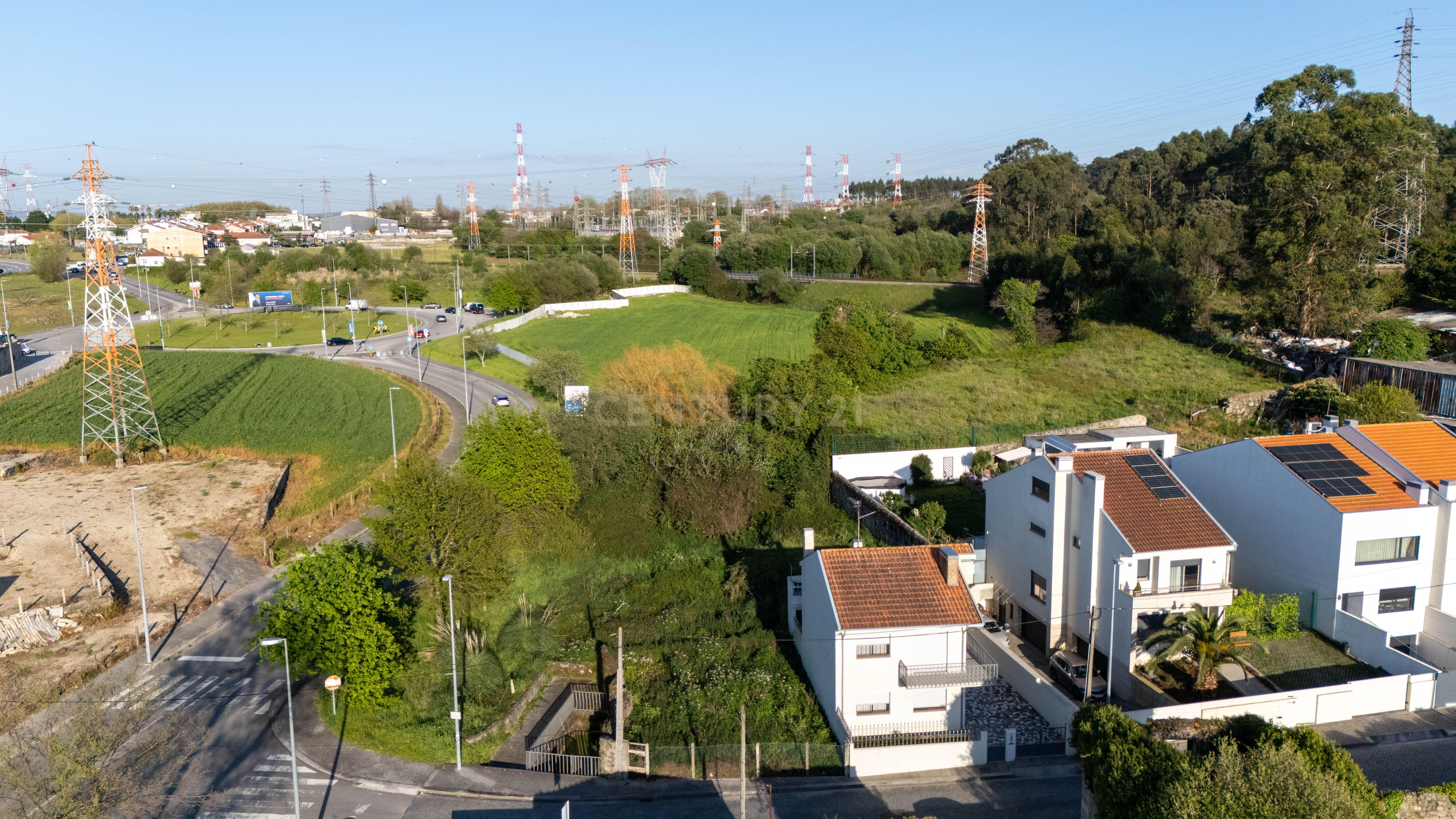 Terreno com Projeto de Loteamento Aprovado para Construção de Moradia - Image 16