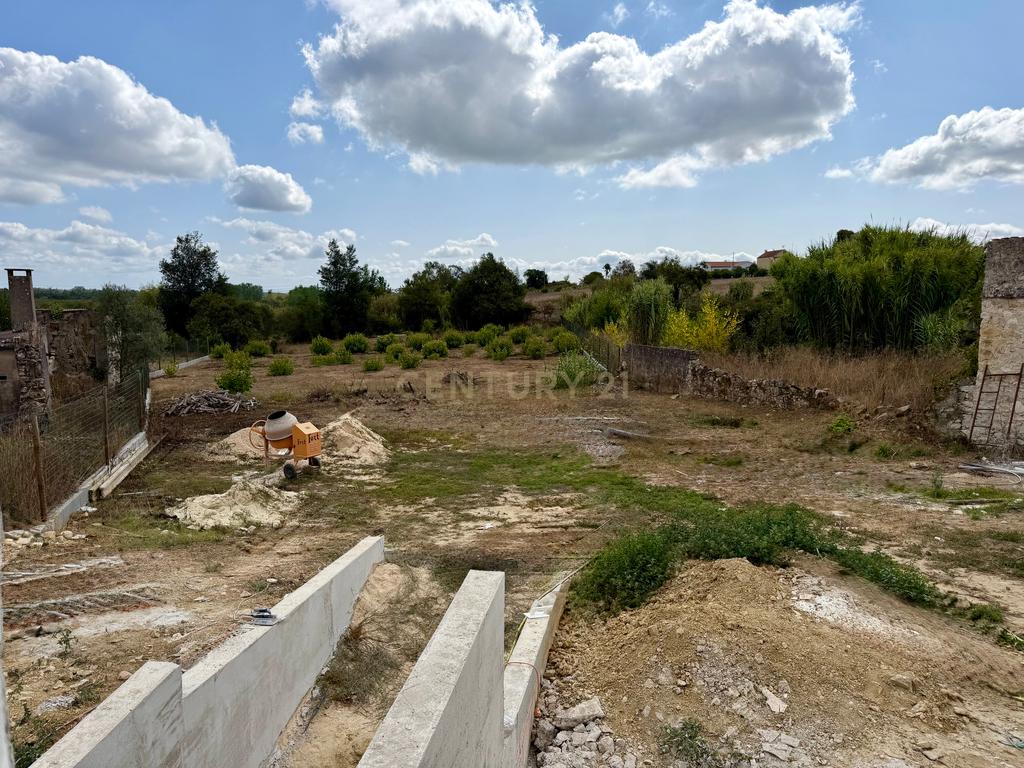 Moradia T3 totalmente remodelada | Lote 1.933m² | Alhadas, Figueira da Foz - Image 6