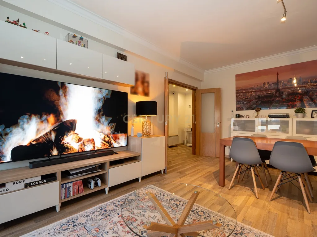 ** ESPECTACULAR APARTAMENTO T2 REMODELADO, NA URBANIZAÇÃO DA ANTA ** - Image 14