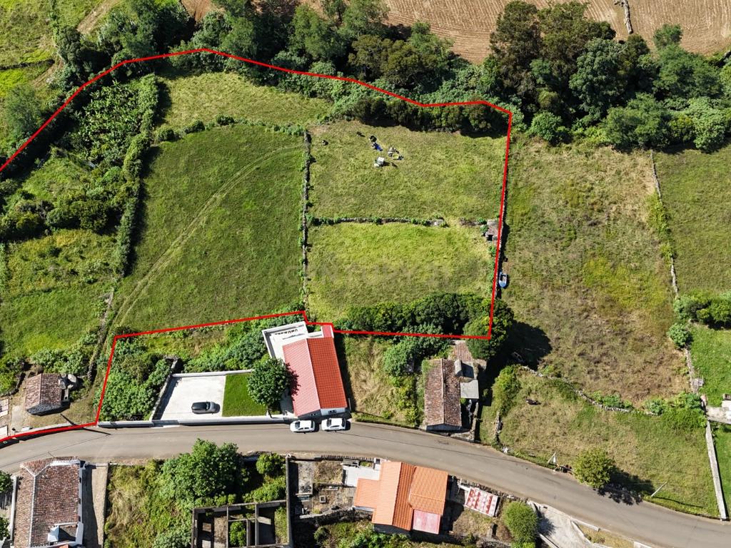 Terreno urbanizável com casa de despejo em Ribeira Seca- Vila de S.Sebastião - Image 7