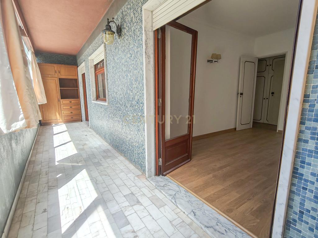 Apartamento T1 na Parede a menos de 200 metros da praia - Image 20