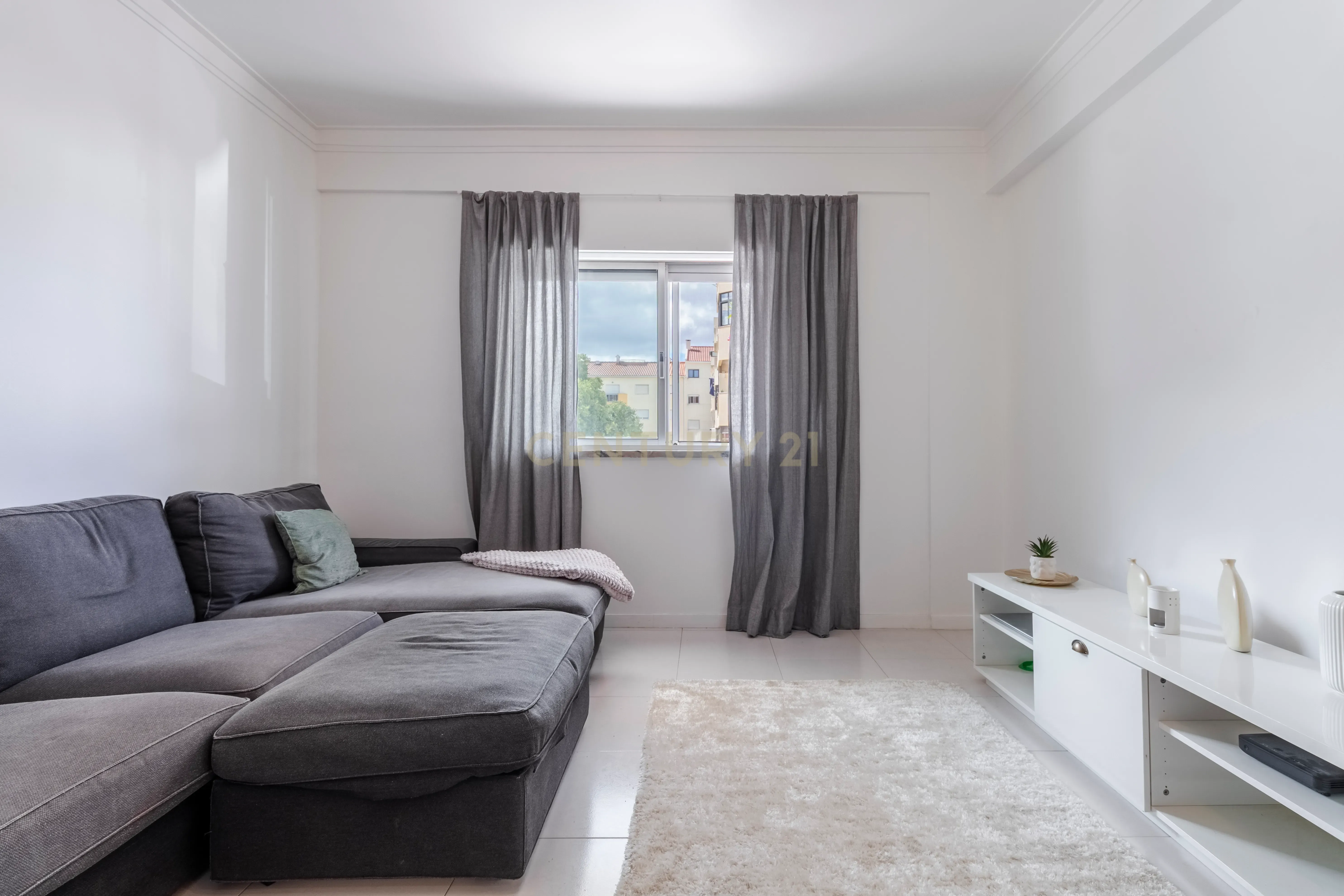 Fotografia 3 de Apartamento T3 com boas áreas e duas casas de banho | Vale Flores, Feijó