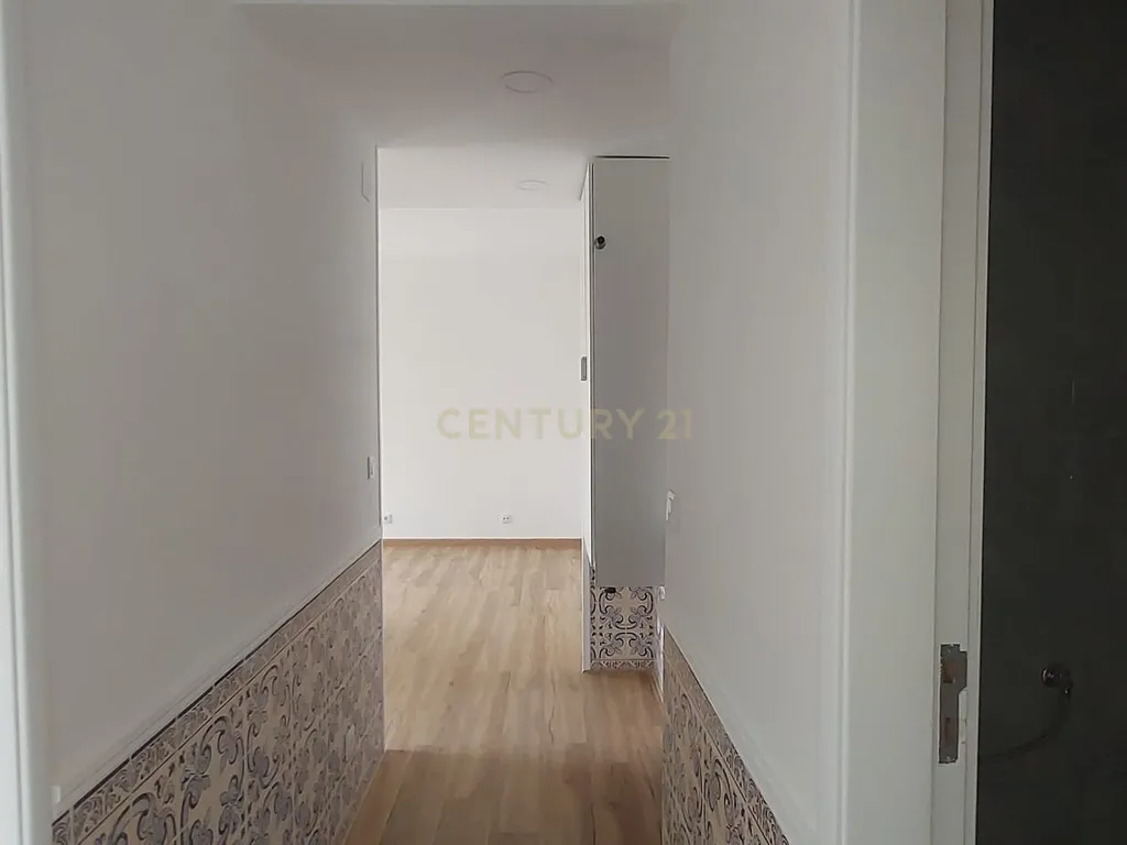 Apartamento T2 Renovado com cozinha equipada - Odivelas - Image 15