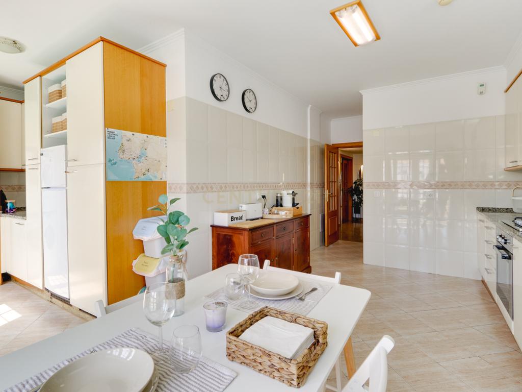 Apartamento T3 no Montijo | 143m2 área bruta útil | 2 garagens e elevador - Image 15