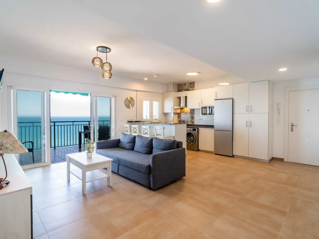 Apartamento de Luxo com Vista para a Praia emFuengirola Málaga - Image 1