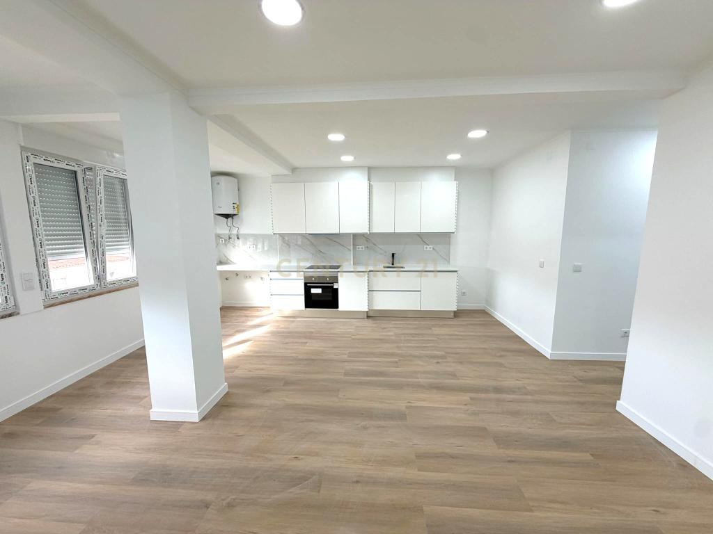Moderno Apartamento na Avenida Luísa Todi em Setúbal completamente NOVO a estrear com Vista Deslumbrante a estrear uma Suíte - Image 2