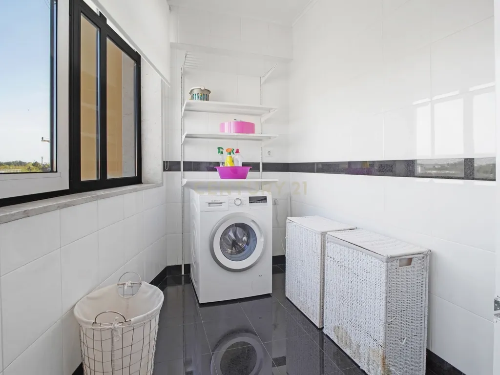Apartamento T5 Duplex de Luxo para Arrendamento – Avenida do Brasil, Lisboa - Image 9