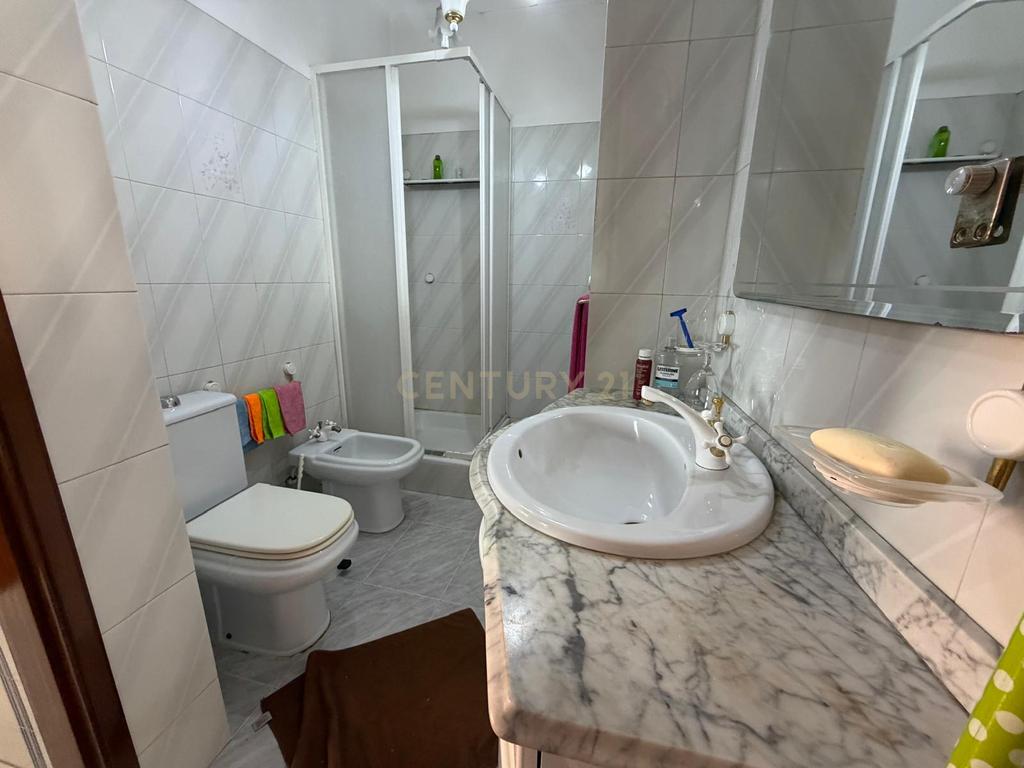 Moradia T2 no centro de Tomar, Santarém - Oportunidade Única - Image 11