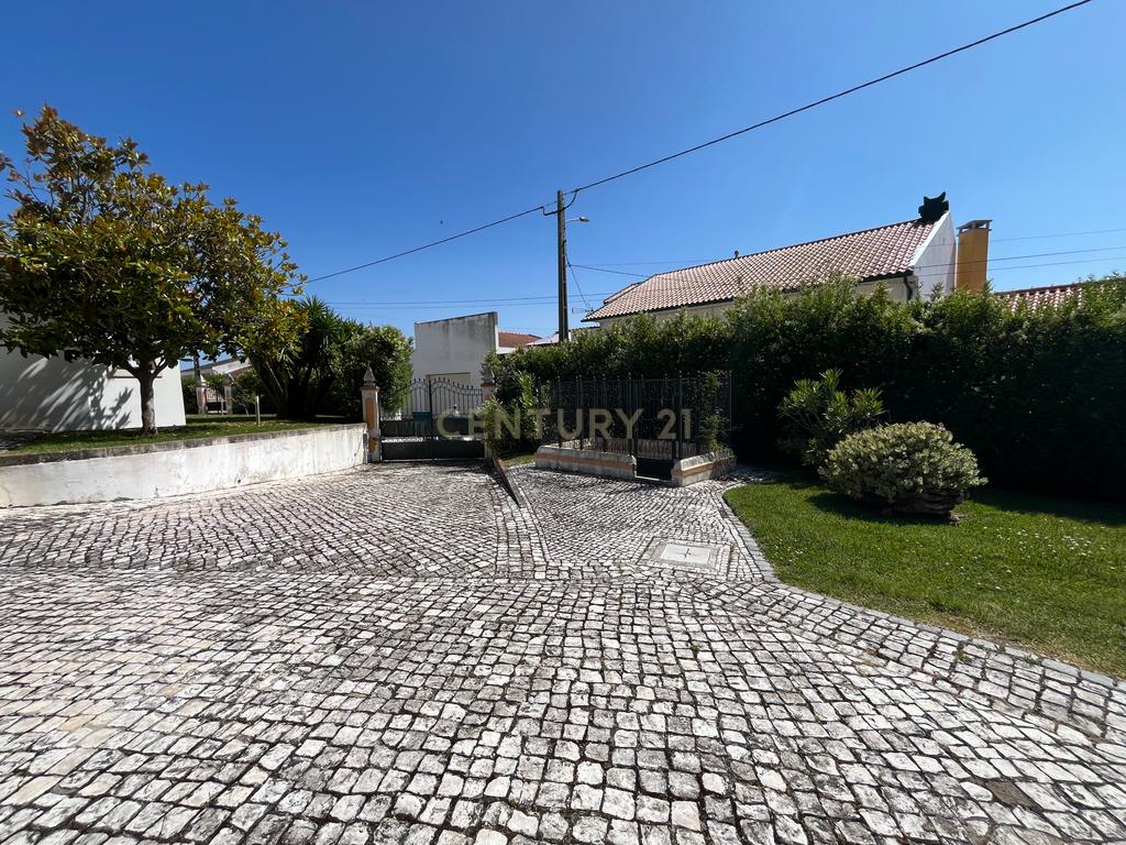 Moradia com 5 quartos em Vale Covo, Bombarral, com jardim, piscina, barbecue, adega e várias zonas de lazer - Image 21