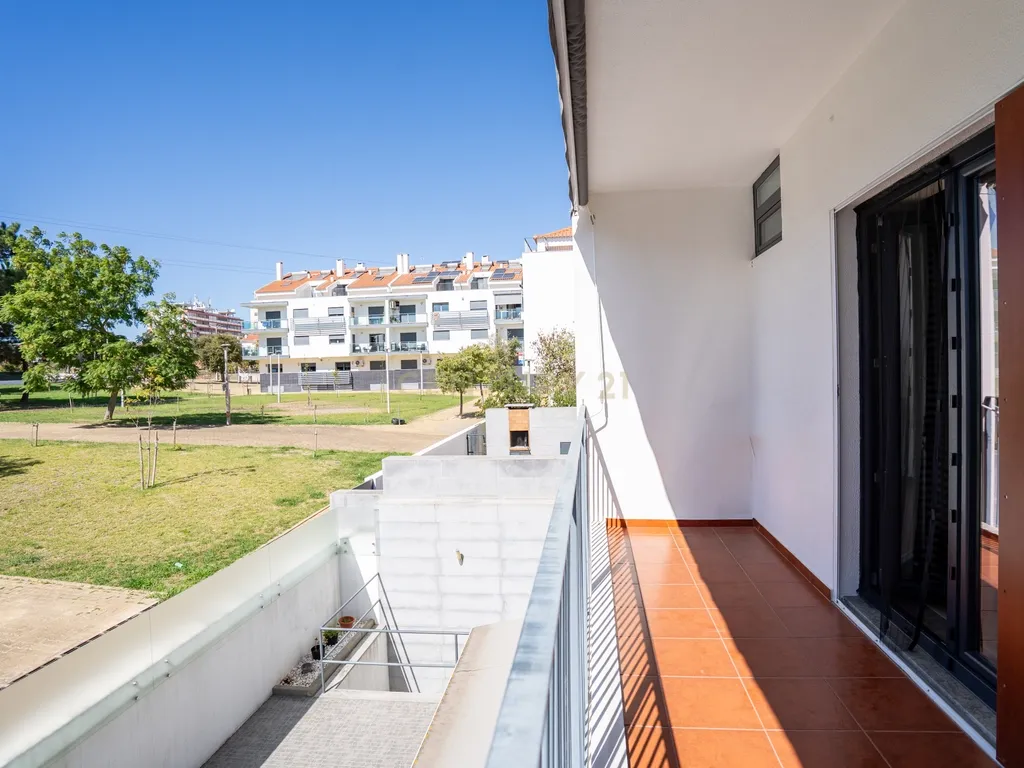 Moradia Contemporânea T4 em Santo António da Charneca - Barreiro - Image 24