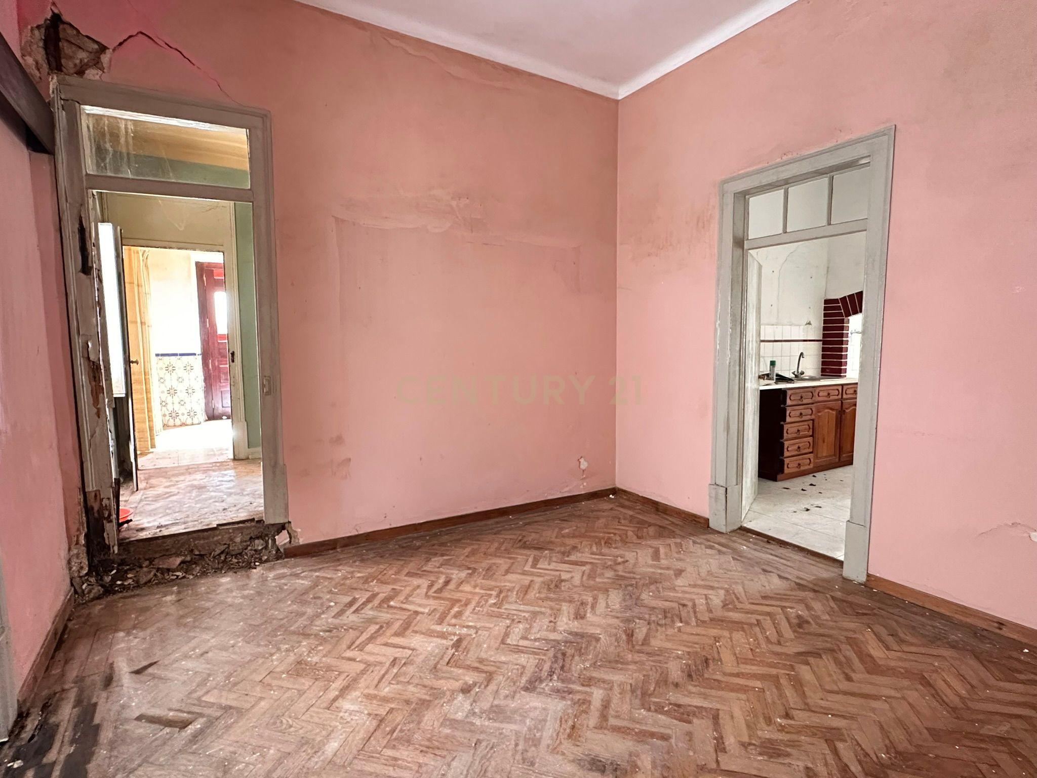 Fotografia 11 de Moradia com projeto aprovado para 3 apartamentos no Centro Histórico de Mafra