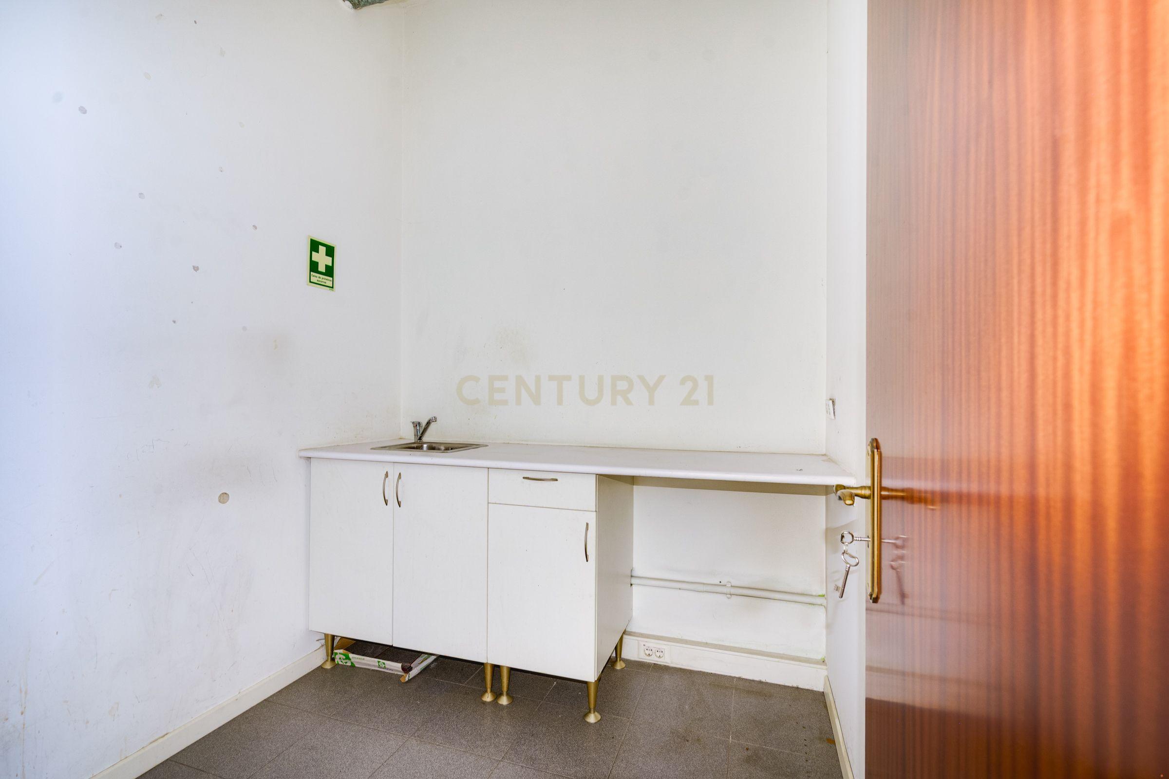 Fotografia 8 de ESPAÇO COMERCIAL 142 M² + 5 ESTACIONAMENTOS | 2 PISOS | EXCELENTE OPORTUNIDADE