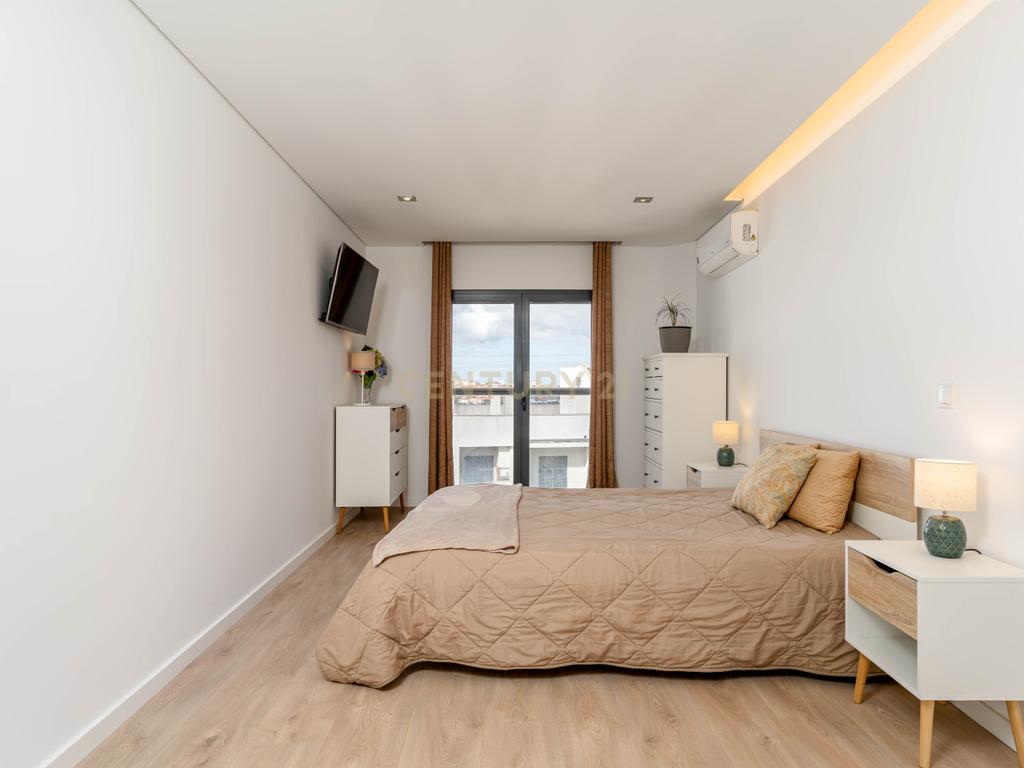 Duplex no Parque Luso em Corroios - Image 12
