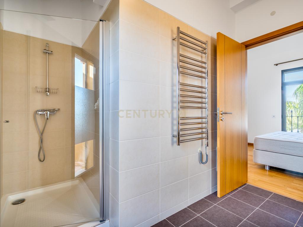 Moradia Unifamiliar de Prestígio | Quinta dos Álamos I Guia – Albufeira | T5 | Piscina | Jardim - Image 29