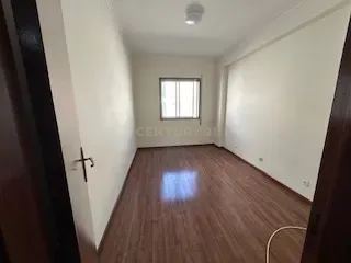 APARTAMENTO T3 PARA ARRENDAMENTO NO FUJACAL - Image 4
