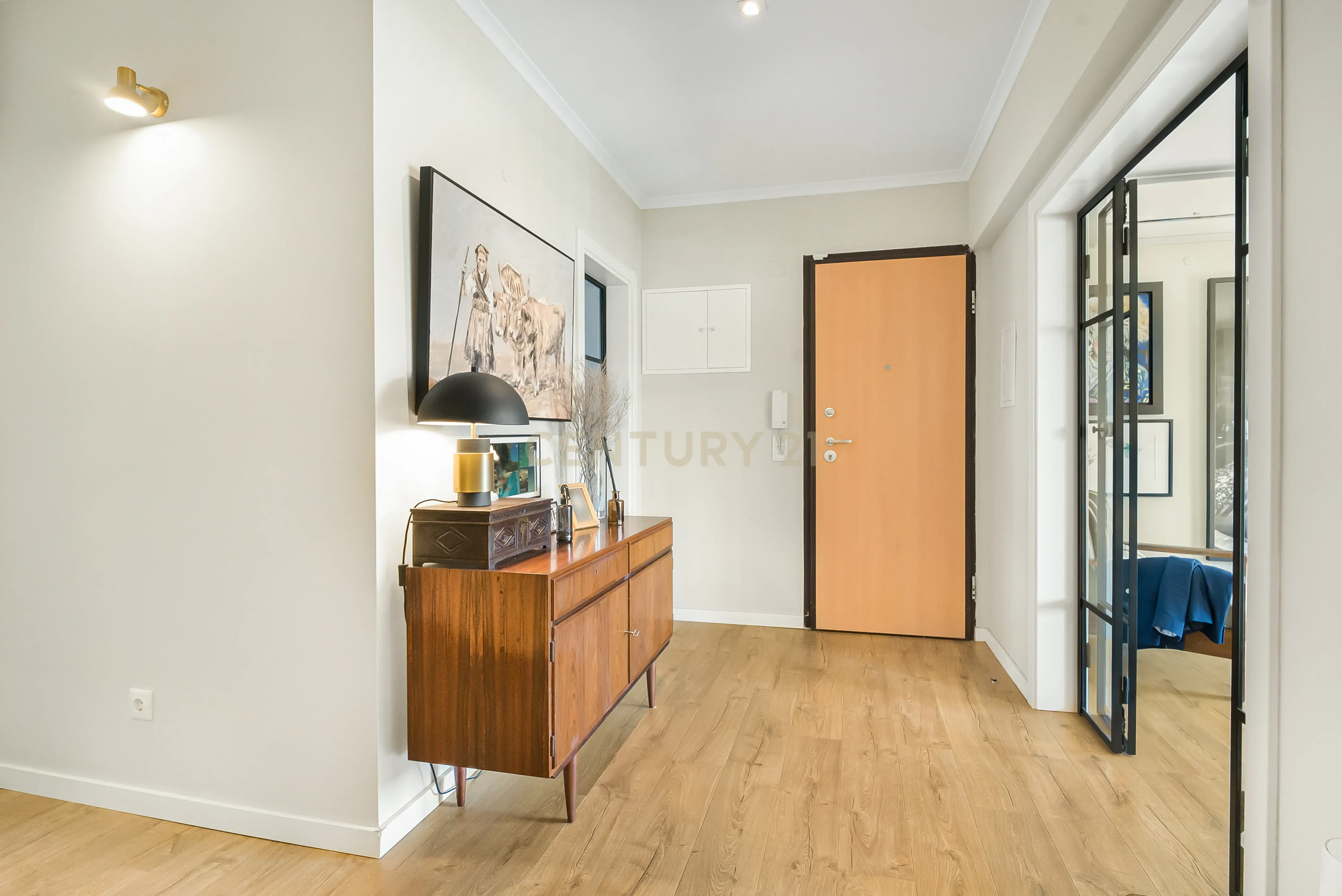 Apartamento T3 convertido em T2 totalmente renovado - Cova da Piedade ( frente à Estação) - Image 10