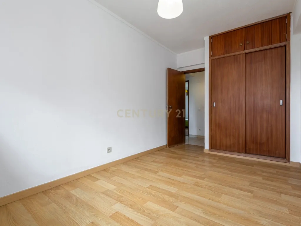 Imperdível apartamento T3 em Faro - Image 8