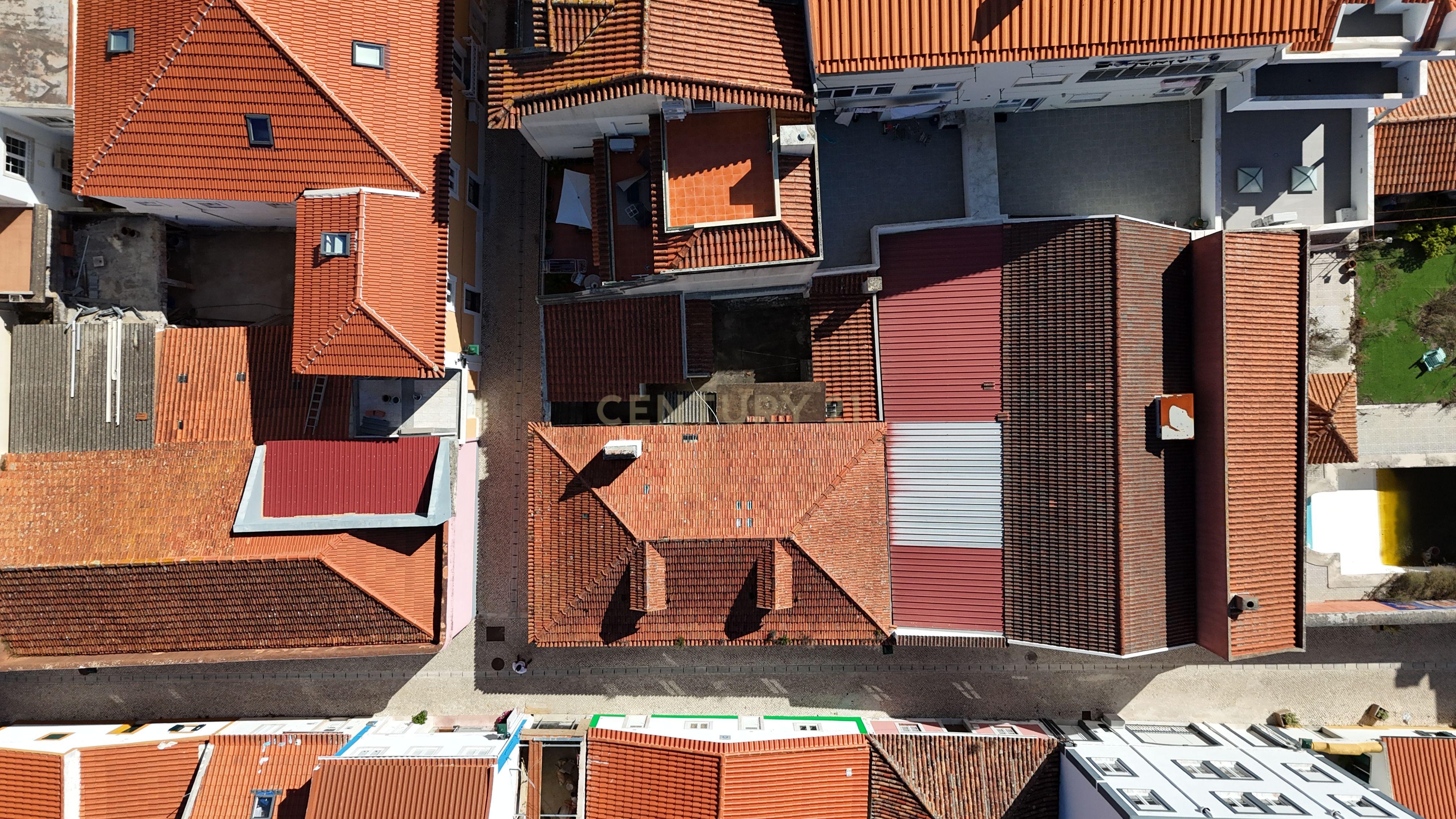 Fotografia 3 de Moradia com projeto aprovado para 3 apartamentos no Centro Histórico de Mafra