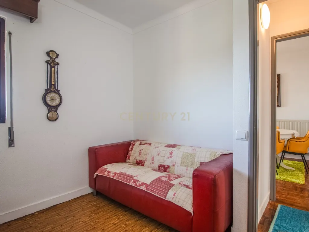 Moradia T4 com Vista Mar e Cidade - Image 33