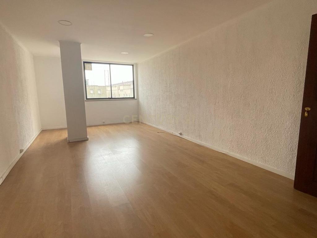 Escritório T2 em Alcântara, Lisboa - Image 1