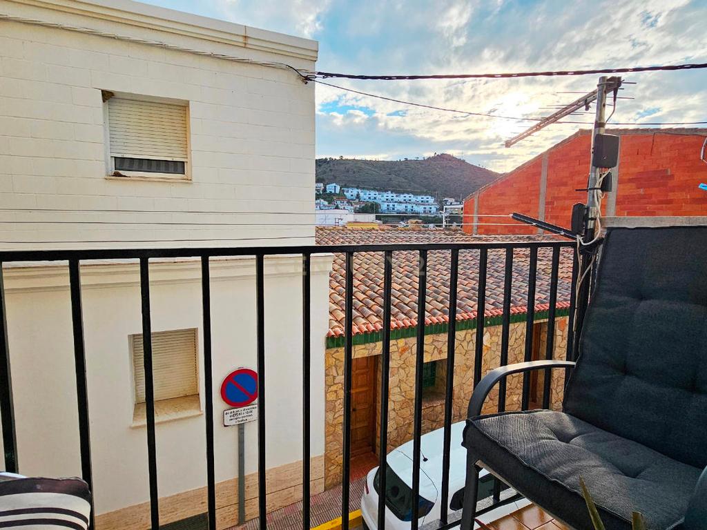 Apartamento renovado com terraço a poucos passos da praia em Colera – Costa Brava - Image 18