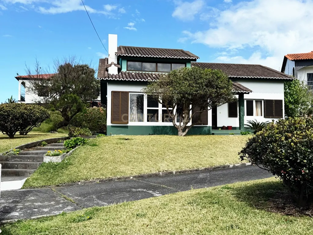 Moradia T3 com Vista Mar em Ribeira Grande, São Miguel - Image 10