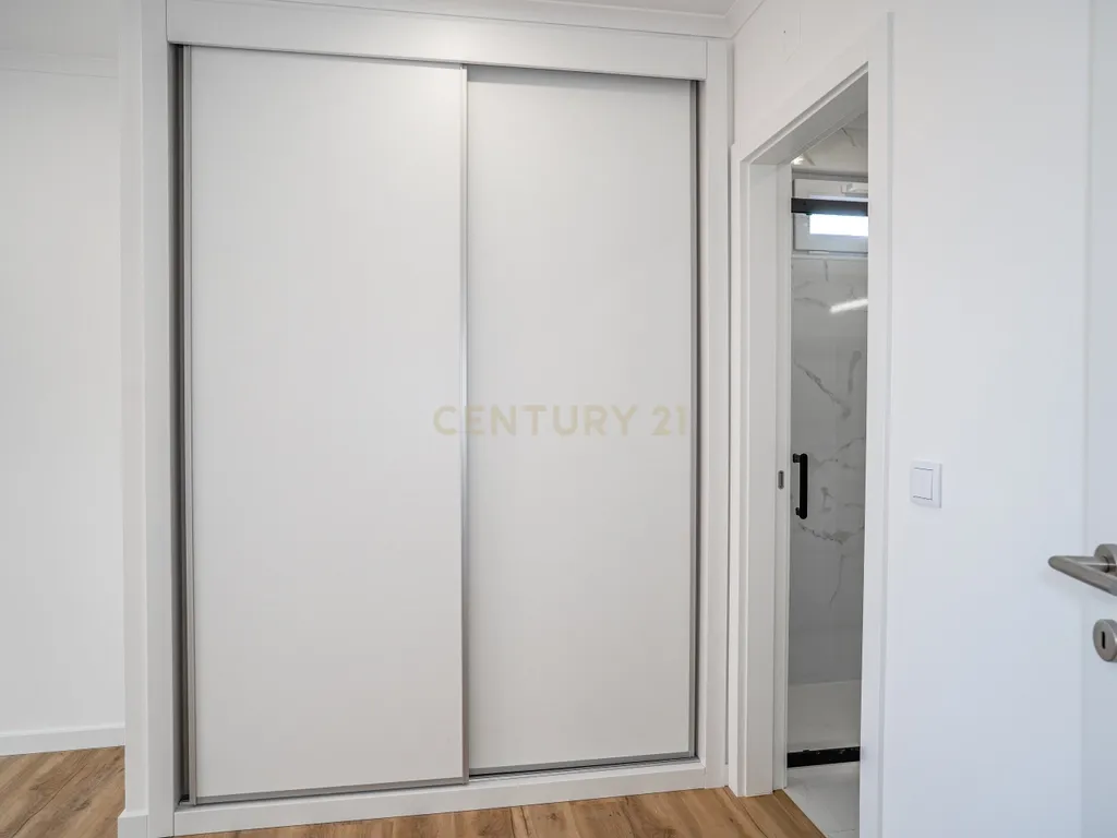 Apartamento T3 Totalmente Renovado | Centro de Caldas da Rainha - Image 25