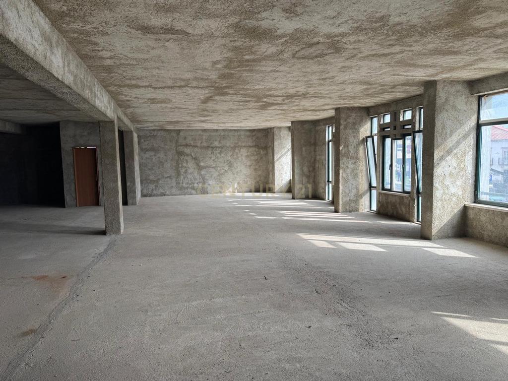 Imóvel Comercial / Habitacional à Venda no Prédio Mais Emblemático de Macedo de Cavaleiros - Image 8
