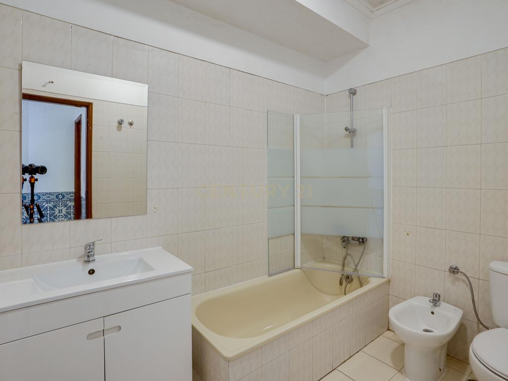 Apartamento T3 com Vista de Rio, São Vicente, Lisboa - Image 18