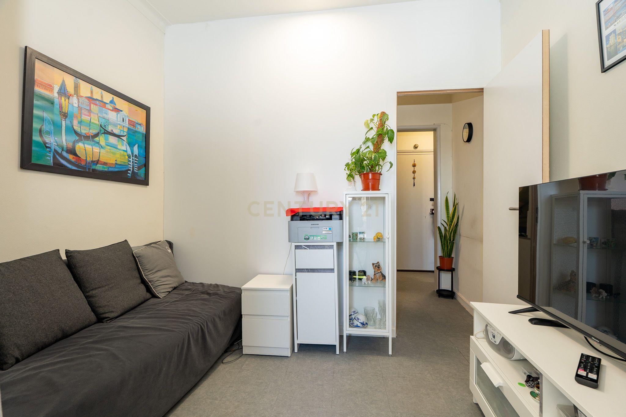Apartamento T1 em Corroios com Luz Natural e Boa Localização - Image 6