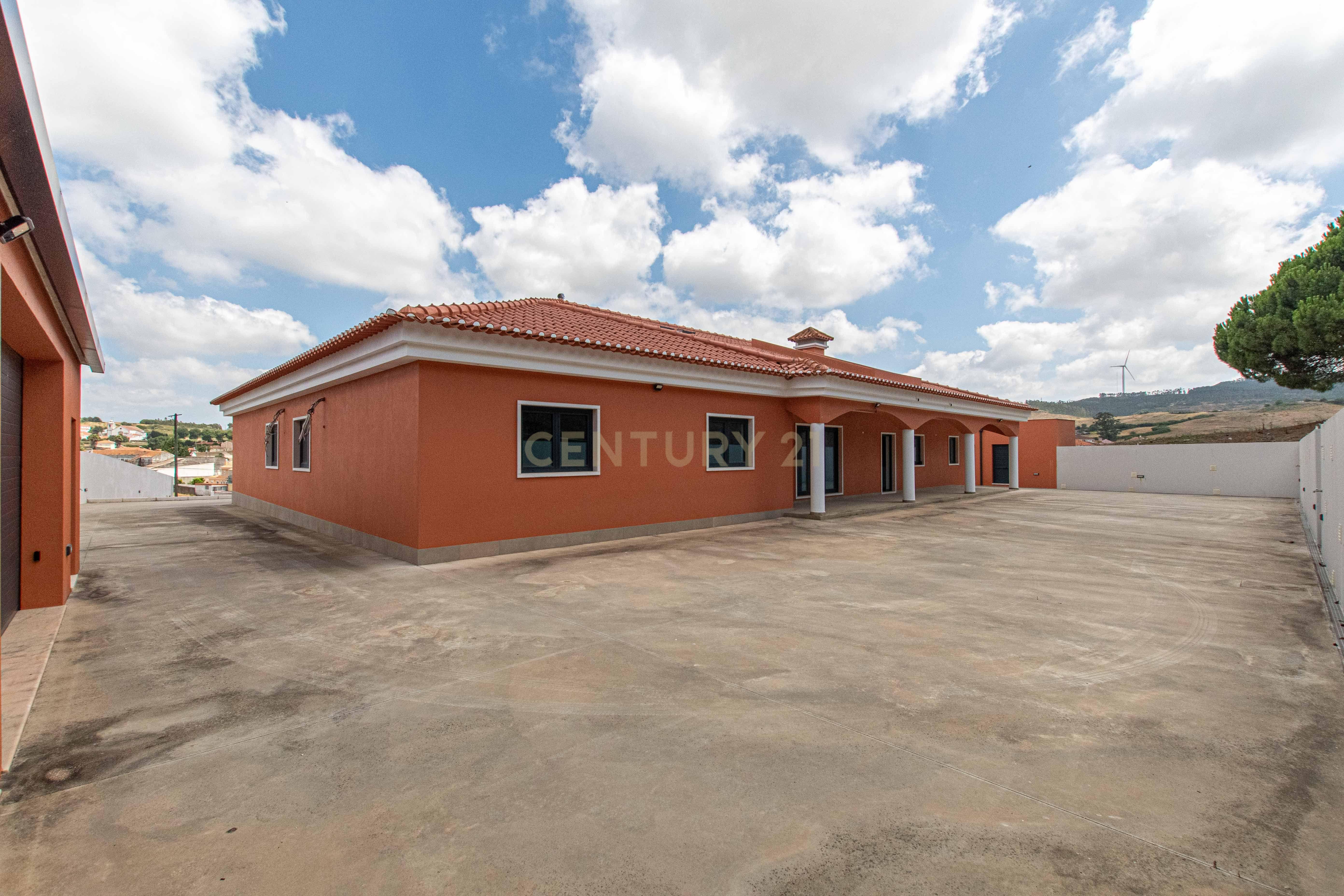 Fotografia 8 de Quinta Contemporânea T5 | Piscina Coberta | 8.280 m² de Terreno | Sobral de Monte Agraço